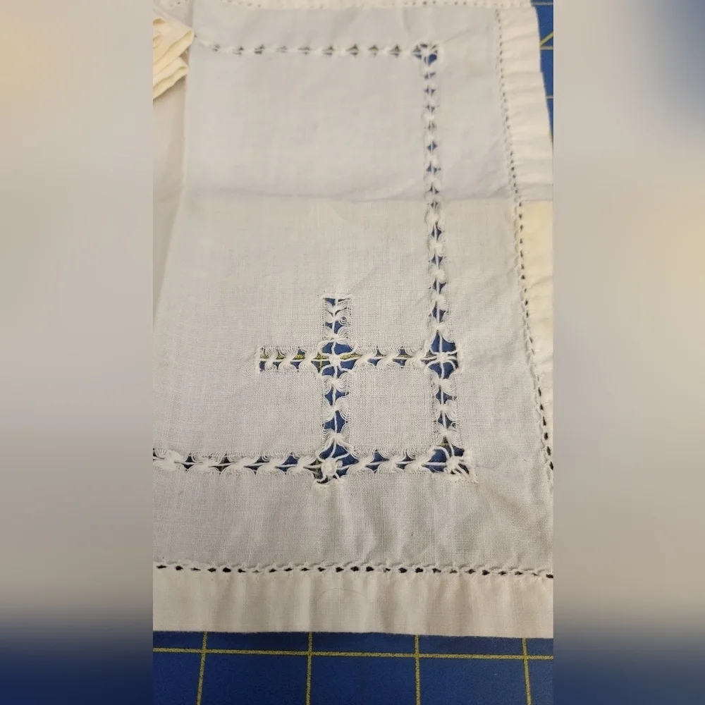 Bundle of 6 Vintage 1940s Embroidered Cream Cloth 9.5